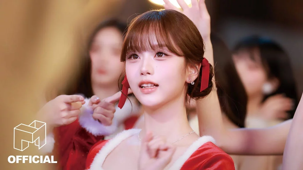 tripleS - Christmas Alone (Special Clip) 1080P [Bugs MP4 418.4MB]-蓝光演唱会资源网