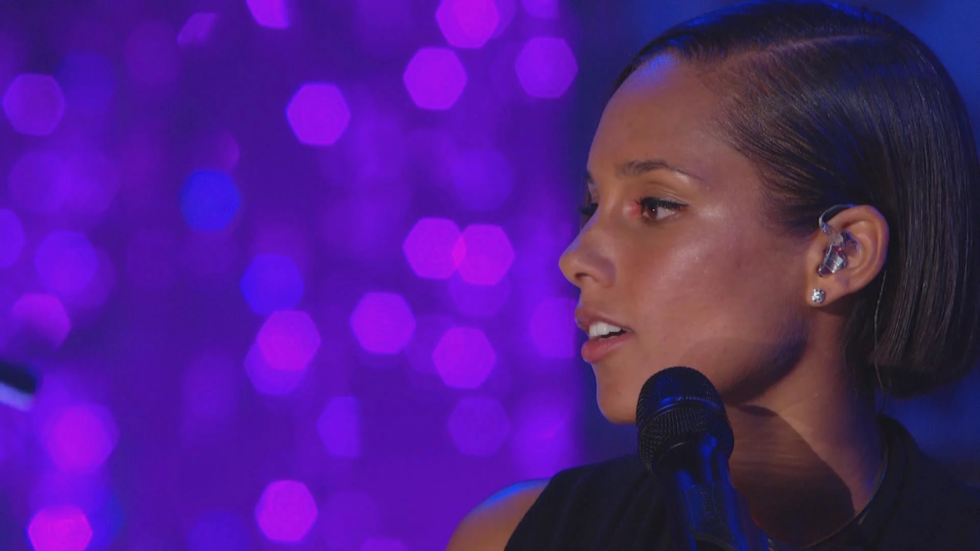 图片[2]-艾莉西亚·凯斯 2013演唱会  Alicia Keys: VH1 Storytellers 2013《ISO 20.91GB》-蓝光演唱会资源网