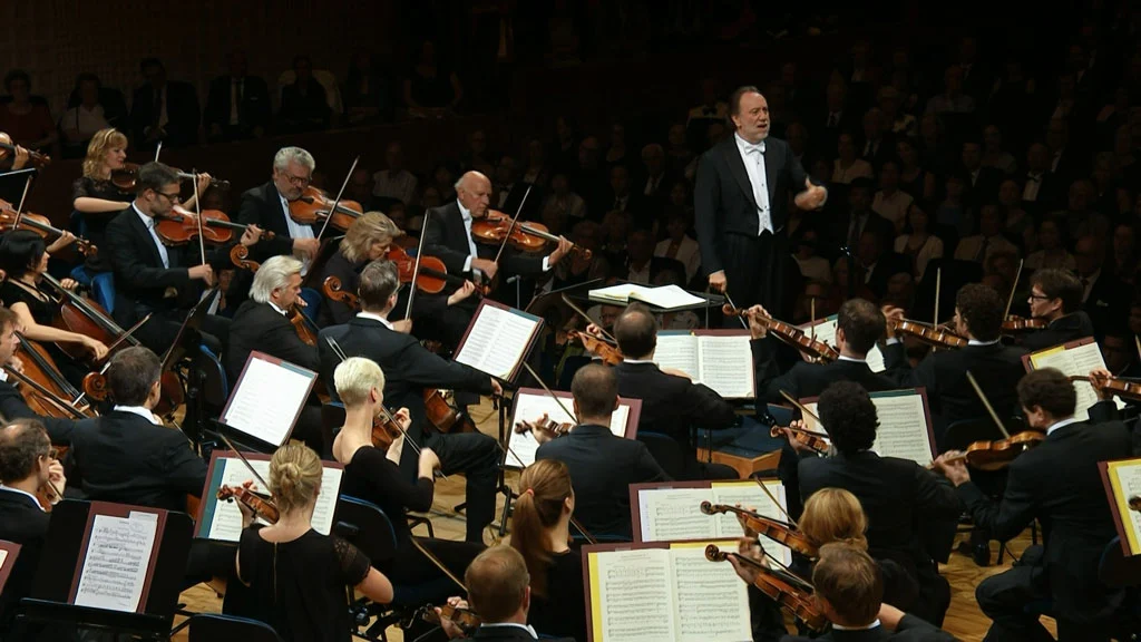 图片[3]-Mendelssohn – A Midsummer Night\’s Dream & Tchaikovsky – Manfred Symphony – Lucerne Festival Orchestra, Riccardo Chailly 2018《BDMV 21.2G》-蓝光演唱会资源网