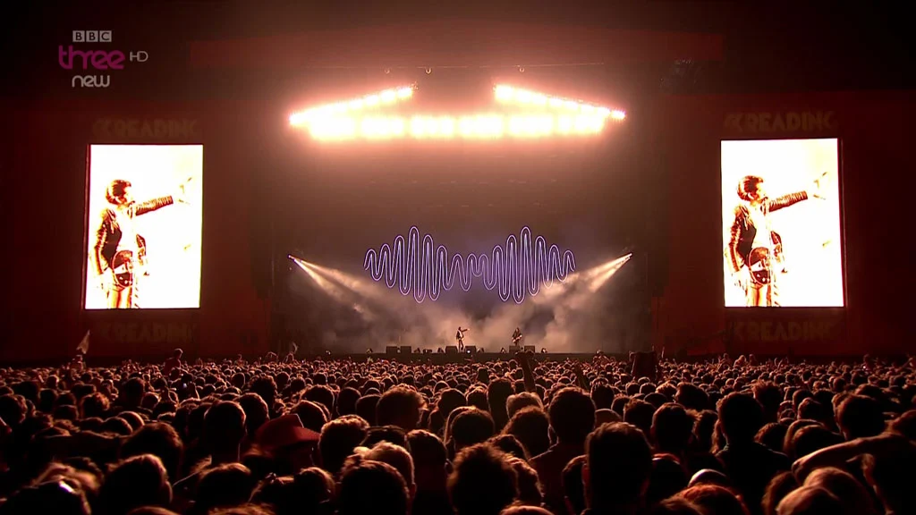 图片[4]-北极泼猴 – 2014雷丁音乐节演唱会 Arctic Monkeys at Reading 2014 [HDTV TS 5.9G]-蓝光演唱会资源网