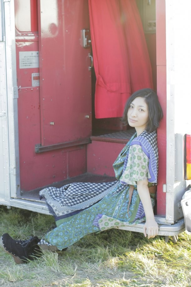 图片[2]-坂本真绫 Sakamoto Maaya Countdown Live 2012-2013 Tour Mitsubachi Final 东京跨年演唱会 《BDMV 41.6G》-蓝光演唱会资源网