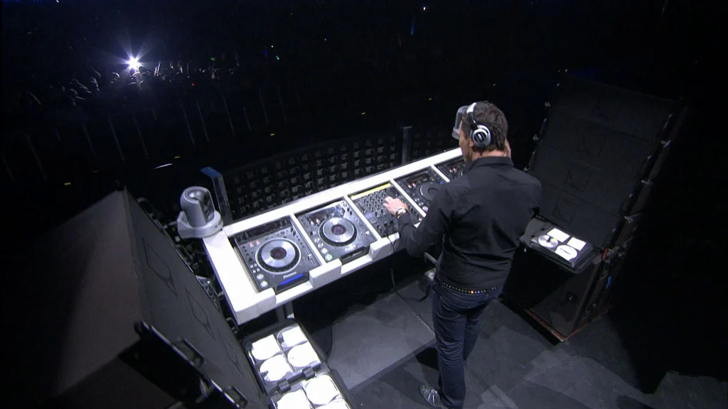图片[3]-铁斯托 世界DJ排名第1 Tiesto Copenhagen Elements of Life World Tour 2008《BDMV 2BD 45.8G》-蓝光演唱会资源网