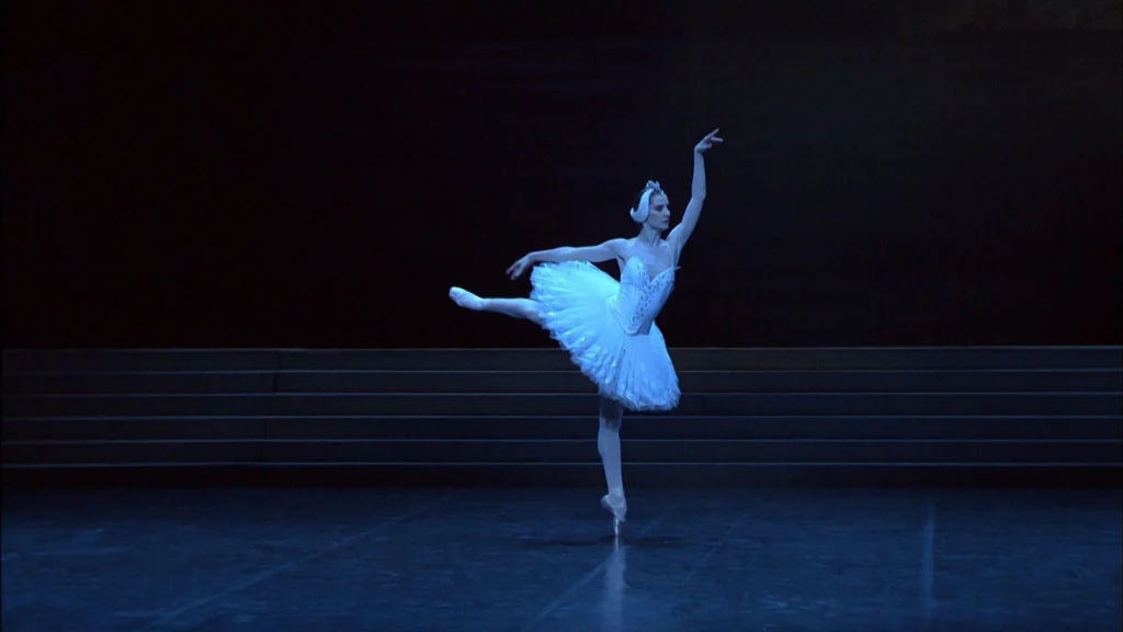 图片[4]-Tchaikovsky: Swan Lake – Paris Opera Ballet 2005 Чайковский П.И. – Лебединое озеро (Paris Opera Ballet) 2005《BDNV 38.4G》-蓝光演唱会资源网