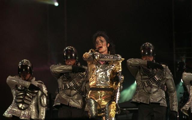 图片[2]-Michael Jackson 迈克尔杰克逊世界巡演之罗马尼亚·布加勒斯特演唱会 （DVD ISO 7.53G）-蓝光演唱会资源网