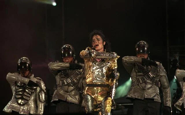 图片[2]-Michael Jackson 迈克尔杰克逊世界巡演之罗马尼亚·布加勒斯特演唱会 （DVD ISO 7.53G）-蓝光演唱会资源网