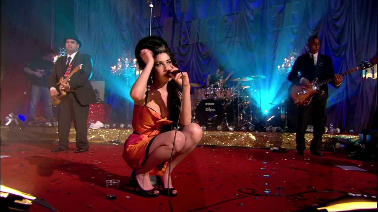 图片[5]-艾米怀恩豪斯 伦敦现 场演唱会 Amy Winehouse – I told you i was trouble. Live in London 2007《ISO 41.56》-蓝光演唱会资源网