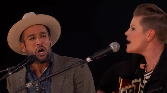 图片[5]-向布鲁斯史普林斯汀致敬演唱会 A Musicares Tribute To Bruce Springsteen 2014《BDMV 37.93GB》-蓝光演唱会资源网