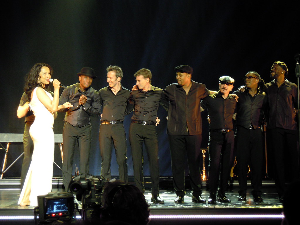 图片[3]-莎黛 : 心的归属2011世界巡迴演唱会 Sade : Bring Me Home Live 2011 Blu-ray《BDMV 38.70GB》-蓝光演唱会资源网