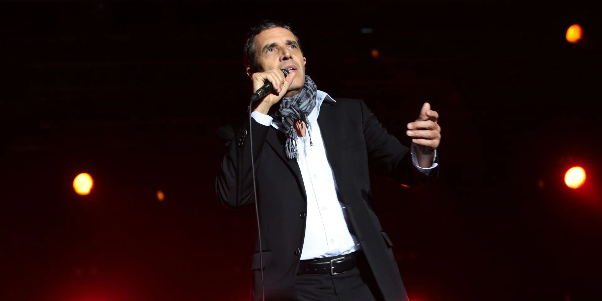 朱利安克莱尔3D 2009钢琴音乐会 Julien Clerc: En Concert 2009 2D/3D《ISO 22.35 GB》-蓝光演唱会资源网