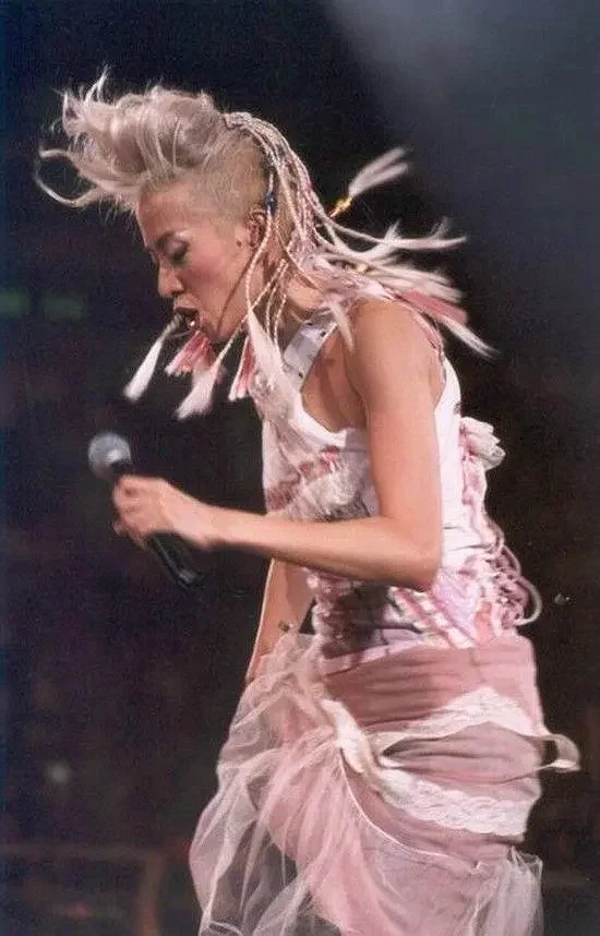 图片[3]-梅艳芳 2002极致梦幻演唱会 Anita Mui Fantasy Gig 2002 [2DVD ISO 13.29G]-蓝光演唱会资源网