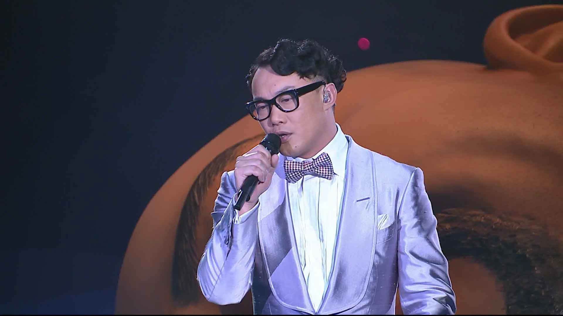 图片[3]-黄伟文作品展 Concert YY 2012 香港红馆演唱会 [BDMV 3BD 115.52G]-蓝光演唱会资源网