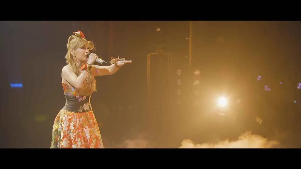 滨崎步Ayumi Hamasaki – TROUBLE B《ISO 35.8G》-蓝光演唱会资源网