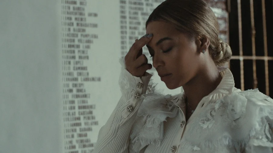 Beyonce 碧昂丝 – Beyonce 2013《BDMV 21.2G》-蓝光演唱会资源网