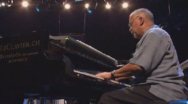 昆西·琼斯75岁庆生群星演唱会 Quincy Jones: 75th Birthday Celebration – Live at Montreux 2008《BDMV 41.60GB》-蓝光演唱会资源网