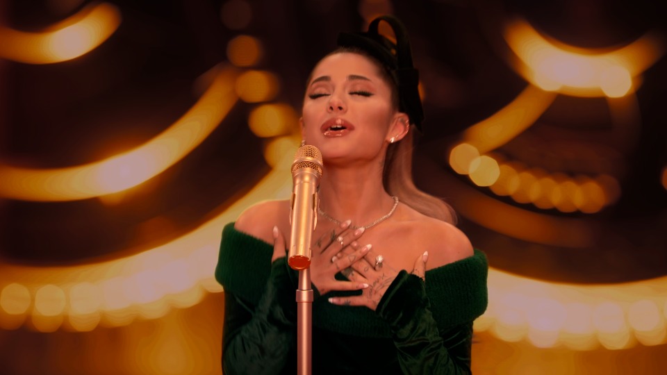 图片[5]-玛丽亚·凯莉圣诞秀 Mariah Carey\’s Magical Christmas Special 2020 HDR 2160P《WEB-DL MKV 7.8G》-蓝光演唱会资源网