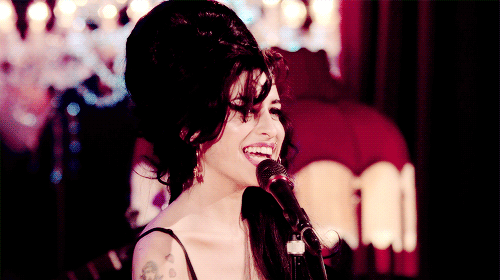 图片[11]-艾米怀恩豪斯 伦敦现 场演唱会 Amy Winehouse – I told you i was trouble. Live in London 2007《ISO 41.56》-蓝光演唱会资源网