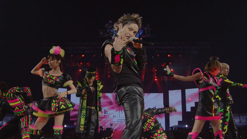 AAA演唱会 AAA BUZZ COMMUNICATION TOUR 2011 DELUXE EDITION 2011《BDISO 22.1G》-蓝光演唱会资源网