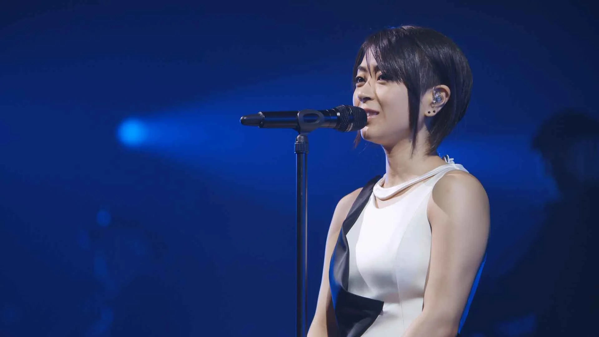 图片[2]-宇多田光 2018 千叶幕张演唱会 Hikaru Utada Laughter in the Dark Tour 2018 [BDISO 43.6GB]-蓝光演唱会资源网