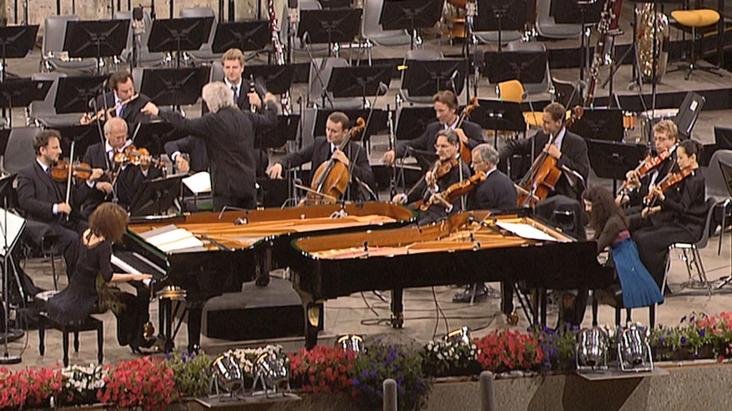 图片[5]-Waldbuehne 2005 – A French Night (Sir Simon Rattle, Katia & Marielle Labeque) 2005 [BDMV 21.4GB]-蓝光演唱会资源网