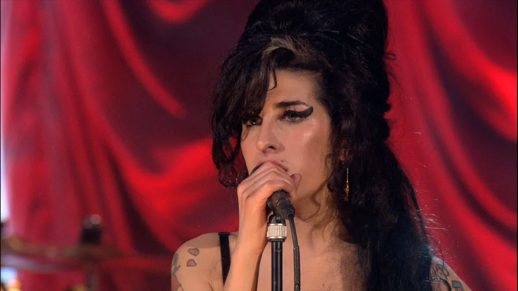 图片[4]-Amy Winehouse – Live In Porchester Hall (London 2007)《BDrip MKV 11.9G》-蓝光演唱会资源网