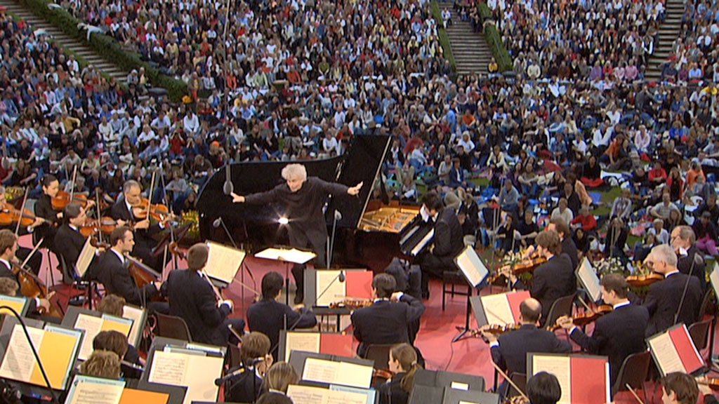 图片[5]-Waldbuehne 2004 – A Tchaikovsky Night (Sir Simon Rattle, Lang Lang) 2004 [BDMV 21.7GB]-蓝光演唱会资源网