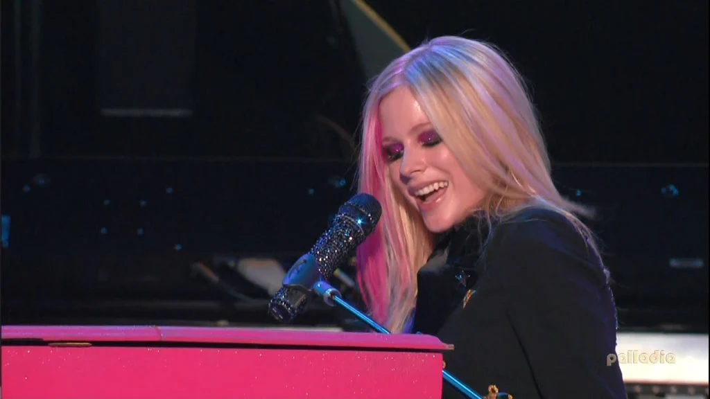 图片[4]-艾薇儿美丽坏世界巡演 Avril Lavigne – The Best Damn Tour – Live in Toronto 2008 [WEB-DL MP4 8.51GB]-蓝光演唱会资源网