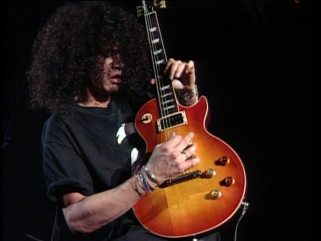 图片[4]-枪炮与玫瑰 运用幻象世界巡演 92年东京巨蛋场 Guns N\’ Roses – Use Your Illusion World Tour – 1992 in Tokyo  [2DVD-vob9G]-蓝光演唱会资源网