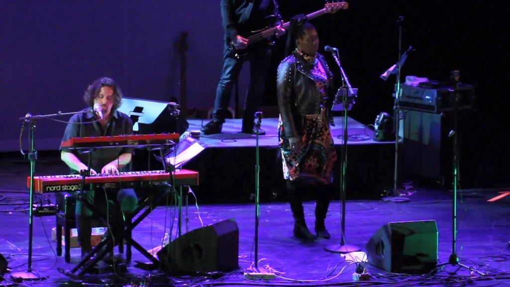 图片[3]-达沃·卡萨那 Dave Kerzner – Static Live 2019 [BDMV 12GB]-蓝光演唱会资源网