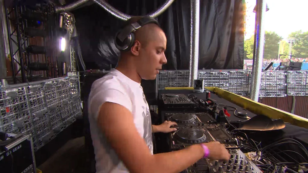 图片[4]-DJ现场 Decibel 2010 – The Live Registration 2010《BDMV 20.5G》-蓝光演唱会资源网