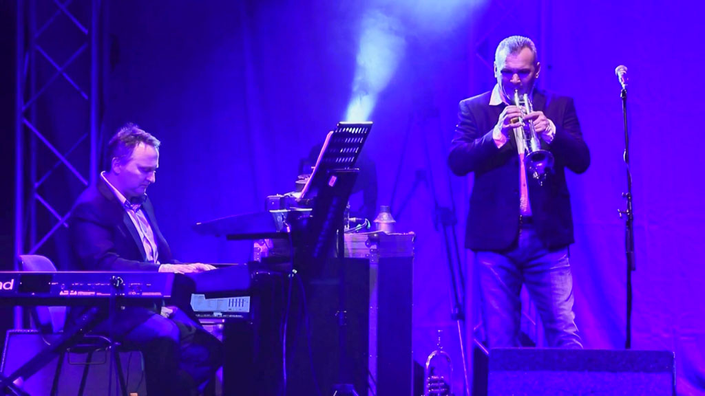 图片[3]-Djabe with Steve Hackett, Gulli Briem and John Nugent Live In Blue 2013《BDMV 21.2GB》-蓝光演唱会资源网