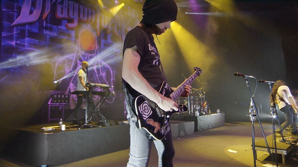 图片[3]-Dragonforce In The Line Of Fire 2014《BDrip MKV 10.7G》-蓝光演唱会资源网