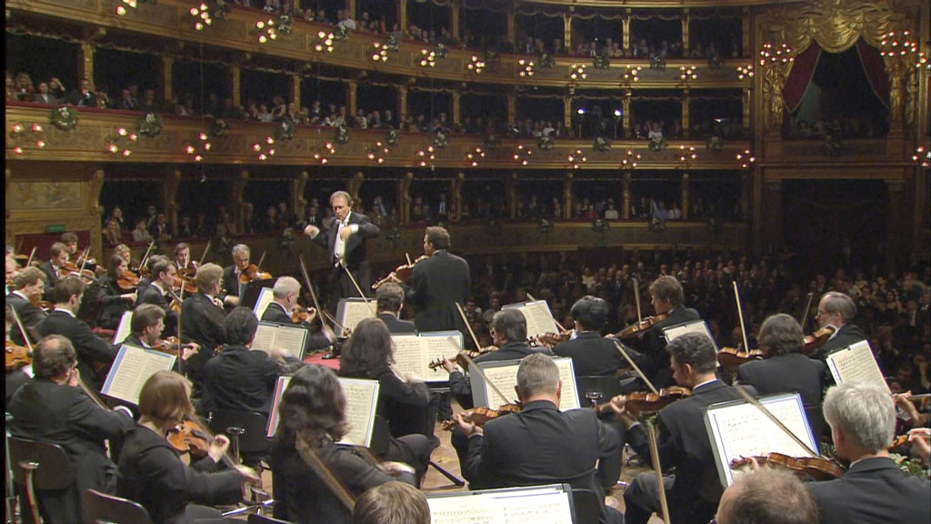 图片[4]-欧洲音乐会 Europakonzert 2002 from Palerm [BDMV 23GB]-蓝光演唱会资源网
