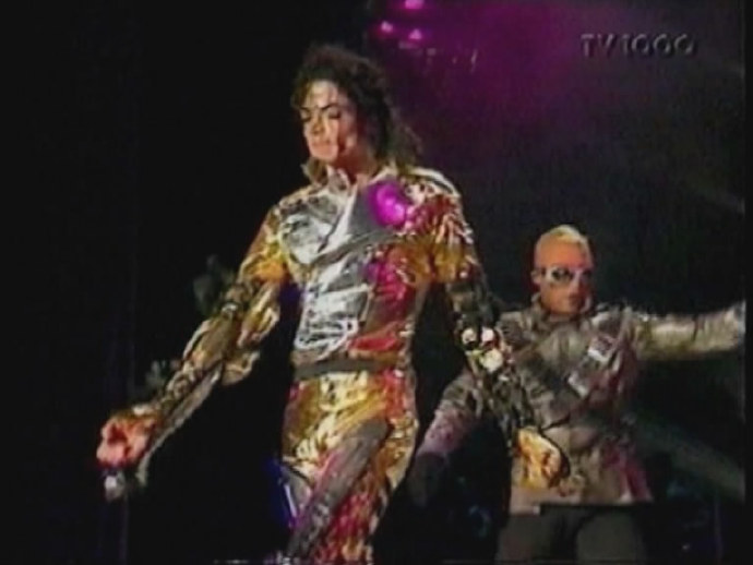 图片[2]-Michael Jackson 迈克尔·杰克逊 – 1997年瑞典哥德堡历史演唱会 [2DVD/ISO/7.67G]-蓝光演唱会资源网