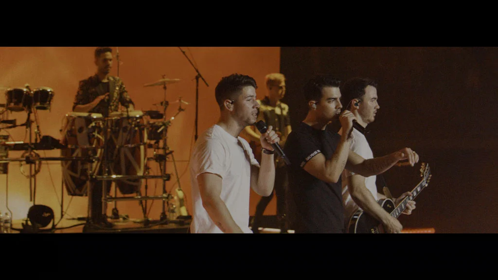 图片[2]-Happiness Continues A Jonas Brothers Concert Film 2020 2160p AMZN WEB-DL x265 10bit HDR10plus DDP5.1 4K《WEB-DL MKV 11G》-蓝光演唱会资源网