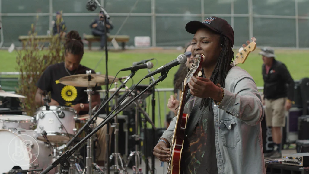 图片[4]-乔伊·奥拉多昆 Joy Oladokun – Hardly Strictly Bluegrass Festival 2022 UHD 2160p [WEB-DL MKV 6.1GB]-蓝光演唱会资源网