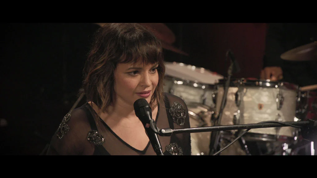 图片[2]-诺拉·琼斯-朗尼斯科特爵士俱乐部演唱会 Norah Jones Live At Ronnie Scott 2017 [BDISO 33.95GB]-蓝光演唱会资源网