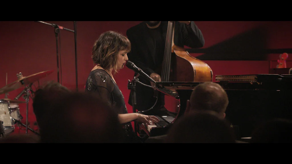 图片[3]-诺拉·琼斯-朗尼斯科特爵士俱乐部演唱会 Norah Jones Live At Ronnie Scott 2017 [BDISO 33.95GB]-蓝光演唱会资源网