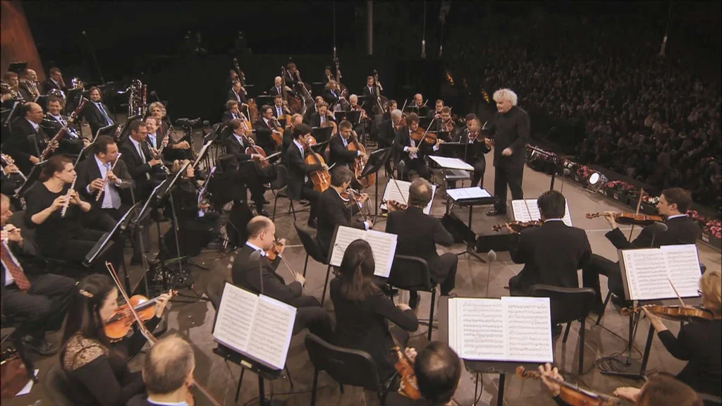 图片[4]-Waldbuehne 2015 – Lights, Camera, Action! (Sir Simon Rattle) 2015 [BDMV 16.4GB]-蓝光演唱会资源网