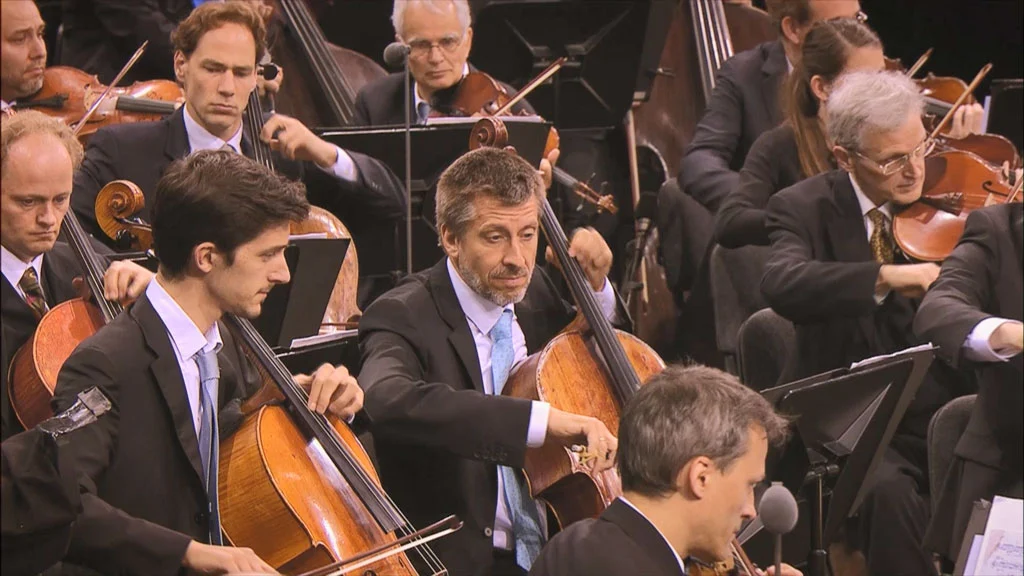 图片[5]-Waldbuehne 2015 – Lights, Camera, Action! (Sir Simon Rattle) 2015 [BDMV 16.4GB]-蓝光演唱会资源网