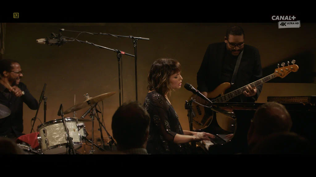 图片[3]-诺拉·琼斯 Ronnie Scott\’s 爵士俱乐部现场 Norah Jones Live at Ronnie Scotts 2160p《HDTV TS 18.6GB》-蓝光演唱会资源网
