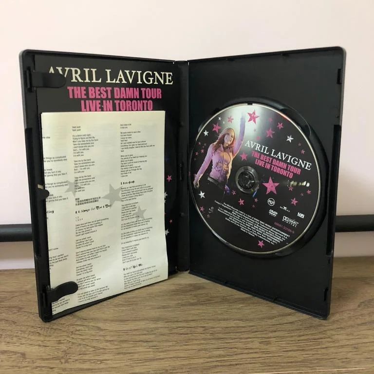 图片[2]-艾薇儿 Avril Lavigne – 美丽坏东西 2008 加拿大世界巡回演唱会无删减版  Avril Lavigne: The Best Damn Tour – Live in Toronto 2008《Remux MKV 5.1GB》-蓝光演唱会资源网