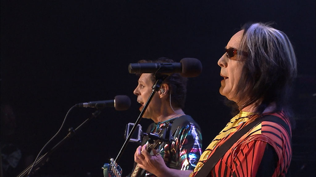 图片[3]-Todd Rundgren\’s Utopia – Live At The Chicago Theatre 2019《BDMV 21.5GB》-蓝光演唱会资源网