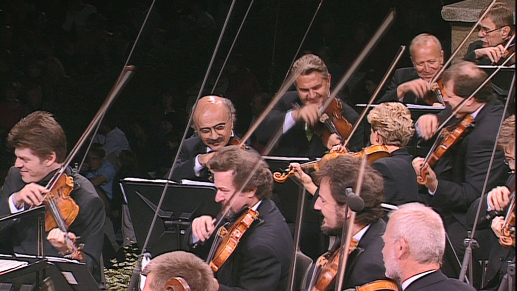 图片[5]-Waldbuehne 2002 – World Encores (Mariss Jansons, Vadim Repin) 2002 [BDMV 20.4GB]-蓝光演唱会资源网