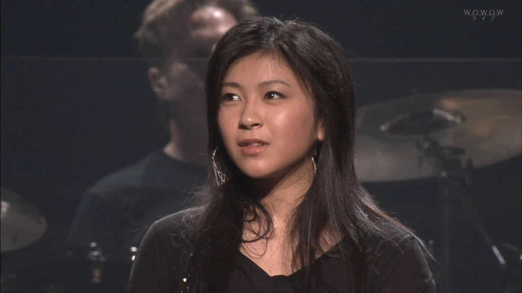 宇多田光 珍藏版 2004 日本武道馆演唱会 Utada Hikaru BudoKan 2004《HDTV TS 20G》-蓝光演唱会资源网