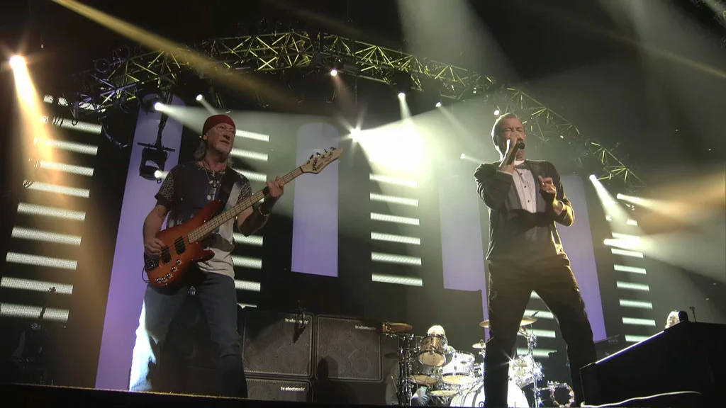 图片[3]-深紫乐队 Deep Purple – To The Rising Sun Englisch 2015 [BDMV 19.9GB]-蓝光演唱会资源网