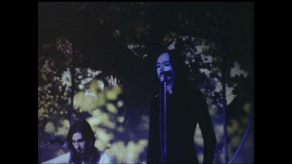 图片[5]-Genesis – Live at Shepperton Studios Englisch 1973 Blu-ray 1080p AVC PCM 2.0 [BDMV 7.8GB]-蓝光演唱会资源网