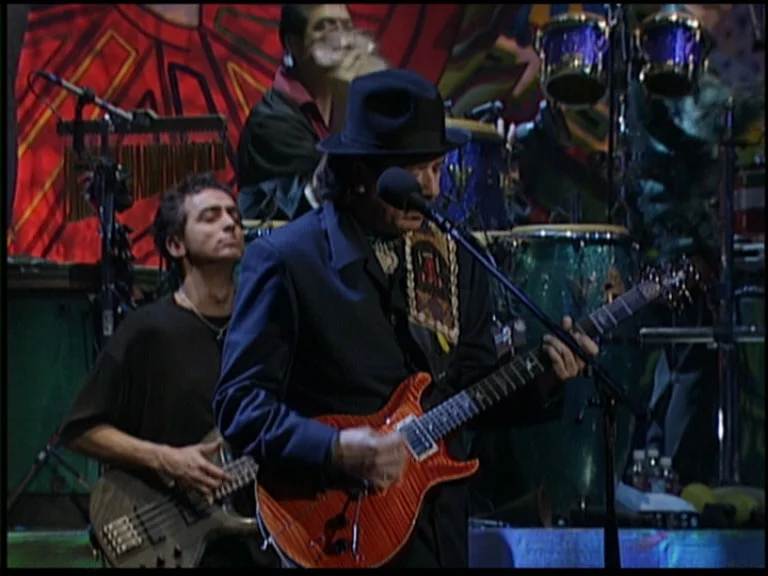 图片[3]-桑塔纳 超自然演唱会 Carlos Santana: Supernatural Live 2005 [DVD ISO 4.3GB]-蓝光演唱会资源网