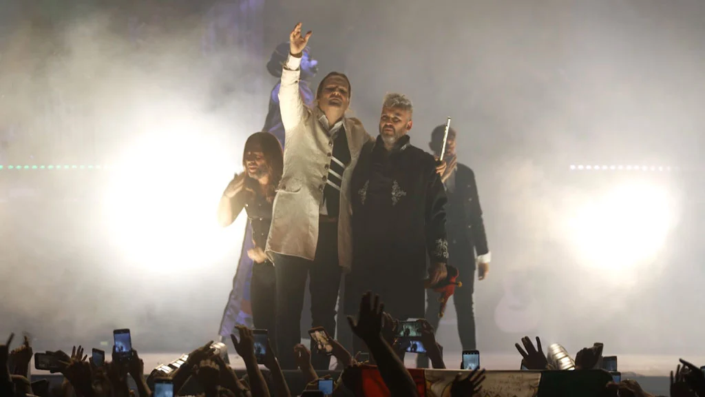图片[5]-Saurom – En Vivo Arena Ciudad De Mexico 2024 [BDISO 22.5GB]-蓝光演唱会资源网
