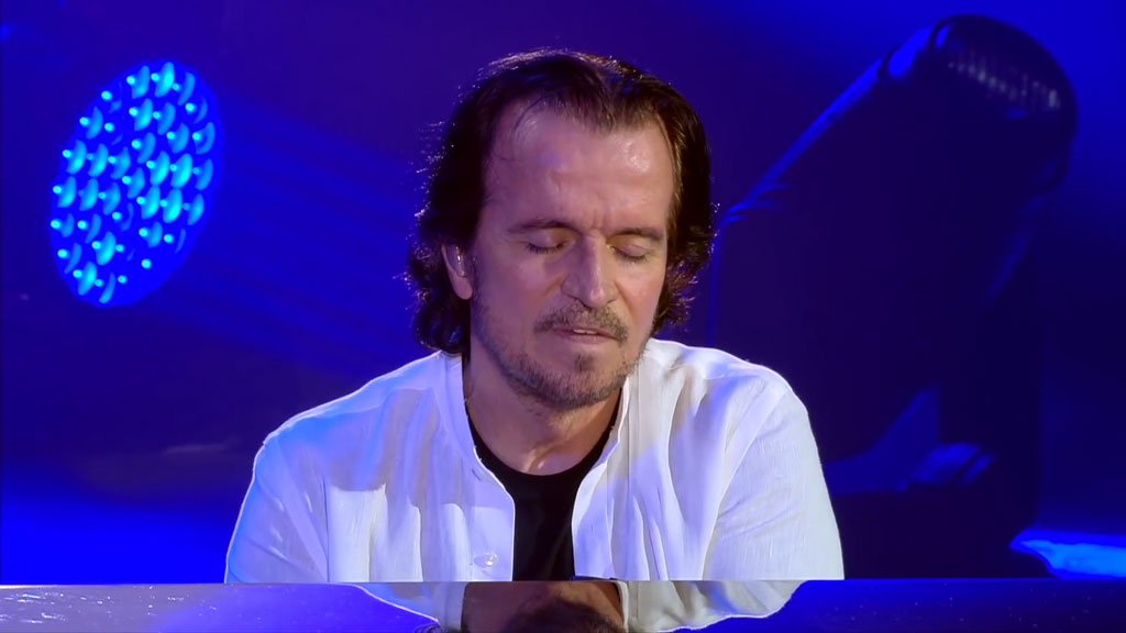 Yanni 雅尼 – 三段音乐会高清片段 [2019北京人民大会堂、2020沙特阿拉伯古城欧拉、2020线上直播] [WEB-DL MP4 2.52GB]-蓝光演唱会资源网