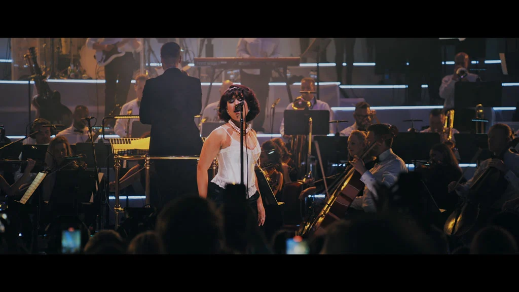 图片[3]-蕾伊 Raye – My 21st Century Symphony Live At The Albert Hall 2024 [BDMV 19.5GB]-蓝光演唱会资源网